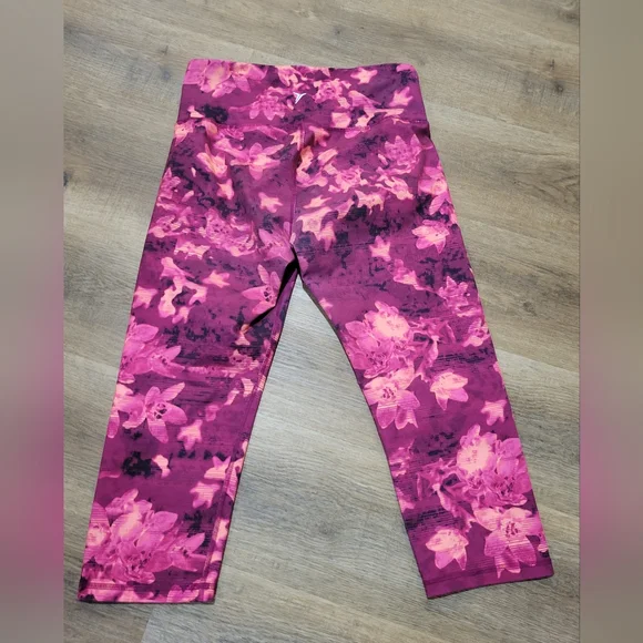 Old Navy Active Go-Dry Leggings - Picture 5 of 5